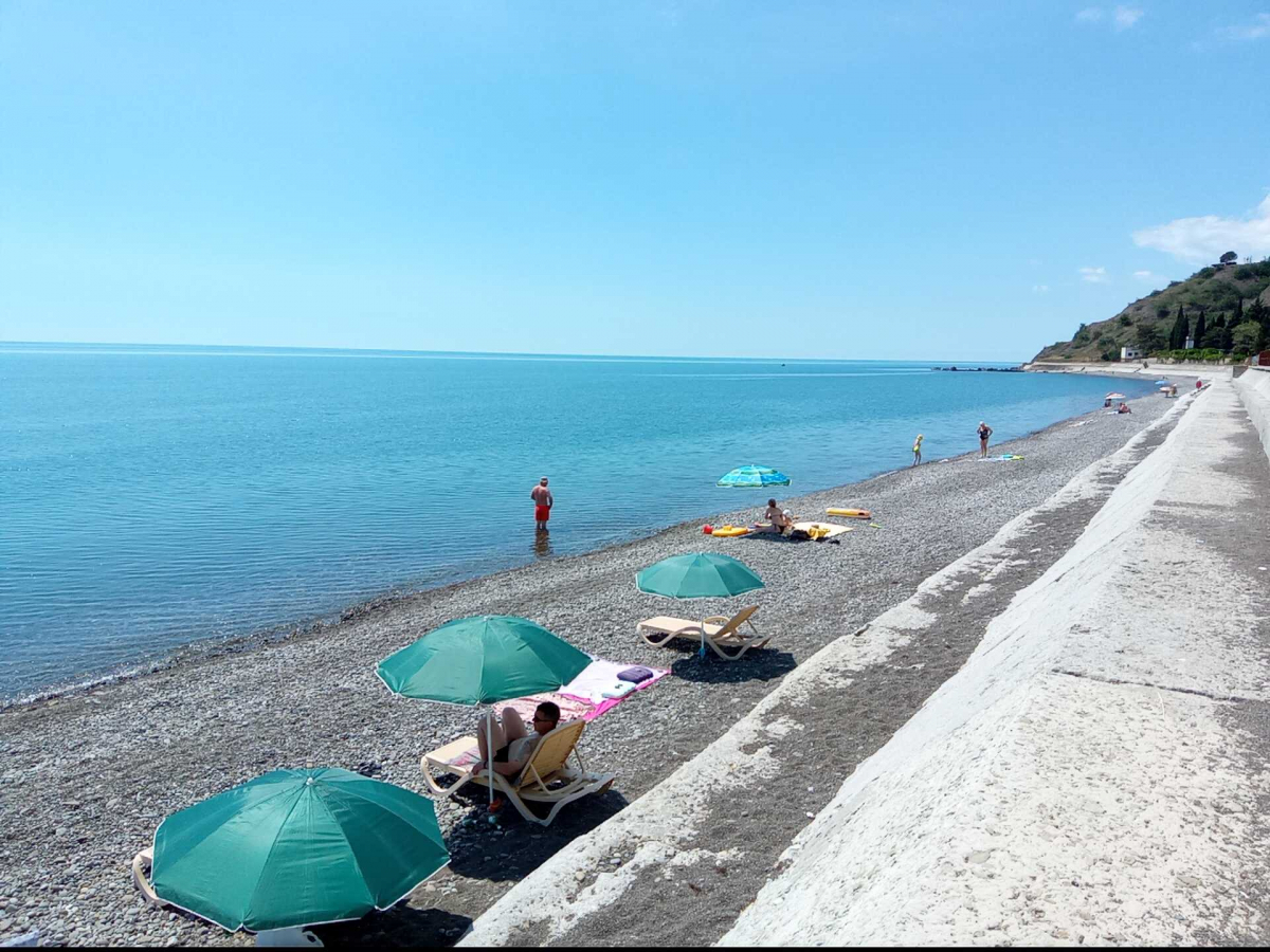 Посуточная аренда квартиры 40 кв.м на 2/2 этажа, по адресу г. Алушта, с. Солнечногорское, ул. Табачная 15